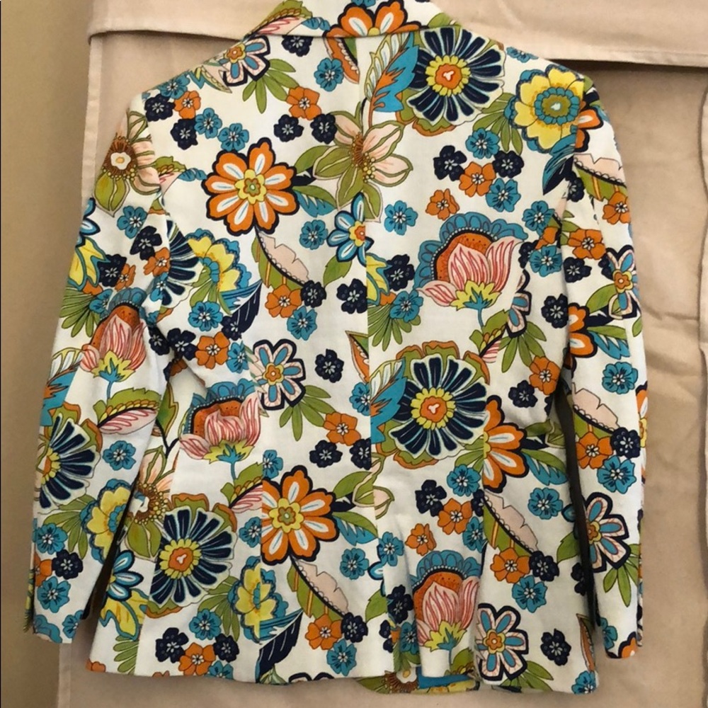 Blazer by Tommy Hill figure size 6